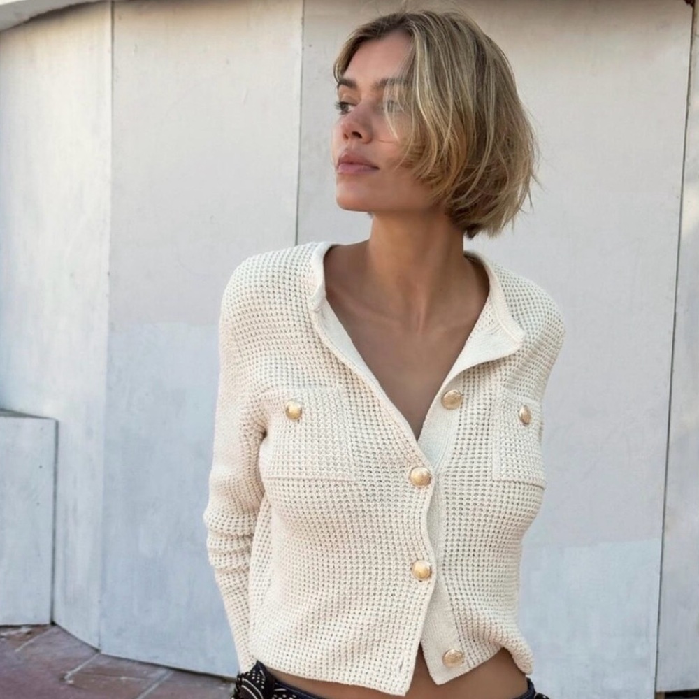 ZARA Elegant Cream Button-Up Women's Sweater
